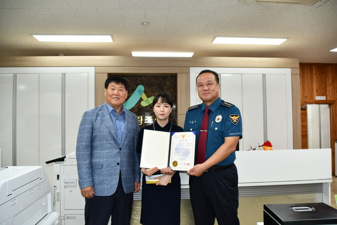 보이스피싱 피해를 예방한 가평군 산림조합 금융과 직원. (사진=가평군산림조합 제공)