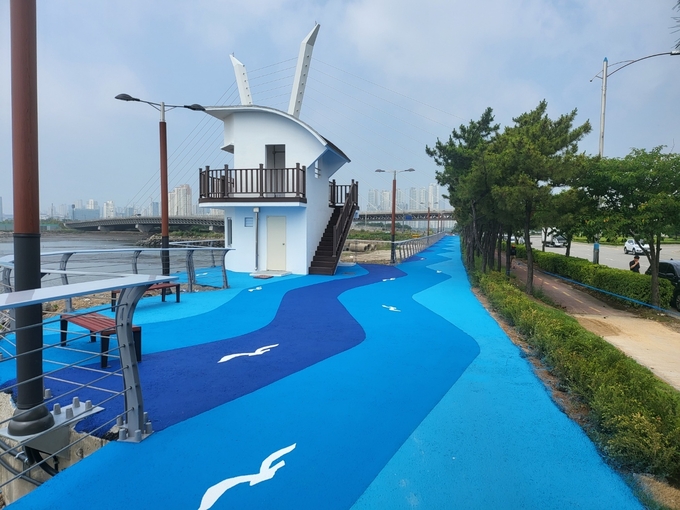 남동구 아암대로 갯벌 해안산책로. ( 사진 = 인천시 제공 )