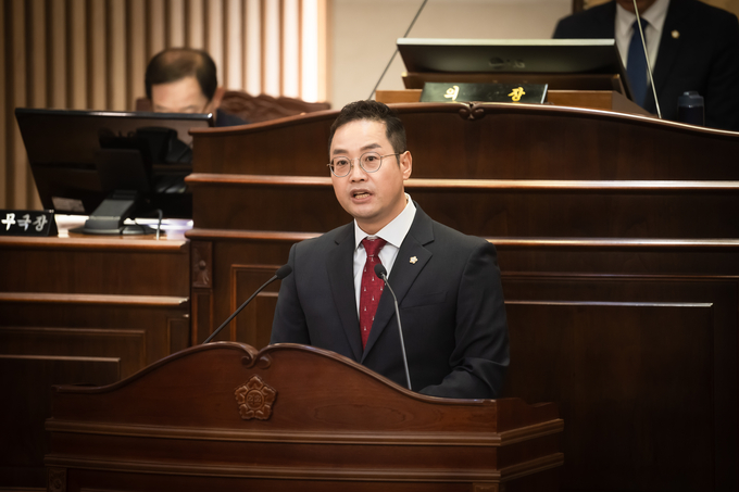 남양주시의회 한근수 의원이 5분 자유발언을 통해“호평동 판곡 중‧고등학교 인근에 불법 설치된 마약중독자 재활시설을 이전할 것”을 촉구했다. (사진=남양주시의회 제공)