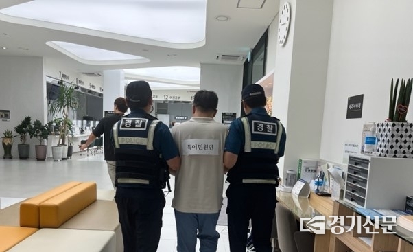 남양주시는 민원인의 폭언·폭행 등 위법 행위로부터 민원 담당 공무원을 보호하기 위해 남양주경찰서와 합동으로 특이민원 대응 훈련을 실시하고 있다. (사진=남양주시 제공)
