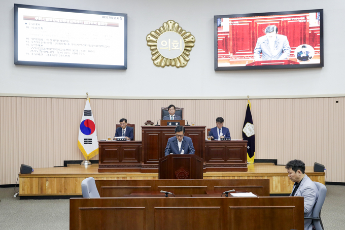 구리시의회는 19일에 제327회 임시회를 열고‘구리시발달장애인평생교육센터 민간위탁 동의안’을 심의하고 원안가결 했다.(사진=구리시의회 제공)