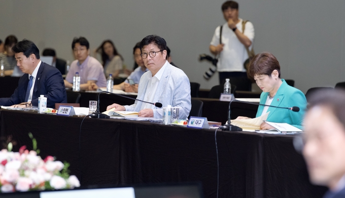 도성훈 인천시교육감이 부총리-시도교육감 간담회에서 교육 현안에 대해 논의하고 있다. ( 사진 = 인천시교육청 제공 )