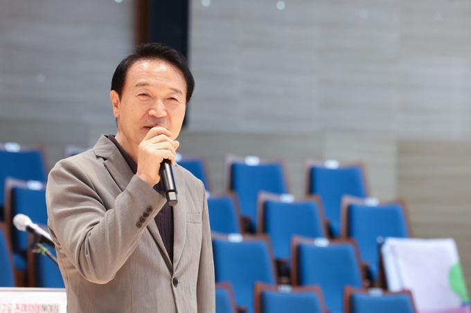 24일 임태희 교육감이 경기교육주민참여협의회에 참석해 인사말을 하고 있다. (사진=경기도교육청 제공)