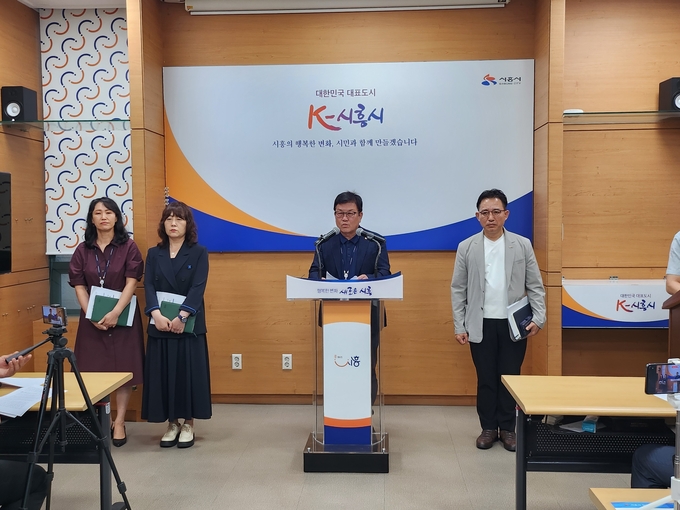 방효설 보건소장이 언론브리핑을 하고 있다. (사진=김원규 기자)