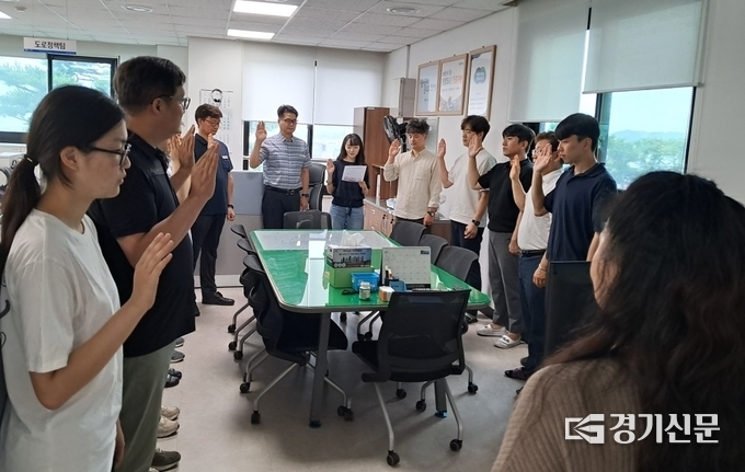 도로시설과 자정 결의대회 모습. (사진=안성시 제공)