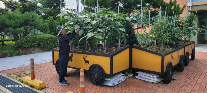 이인선 숙직주무관. (사진=은대초등학교 제공)