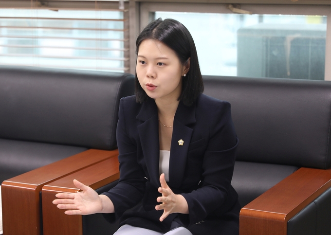 10일 오전 정보현 연수구의원이 경기신문과 인터뷰하고 있다. ( 사진 = 연수구의회 제공 )