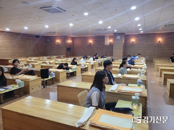 청소년상담복지센터 웰다잉프로그램 체험 현장. (사진=안성시 제공)