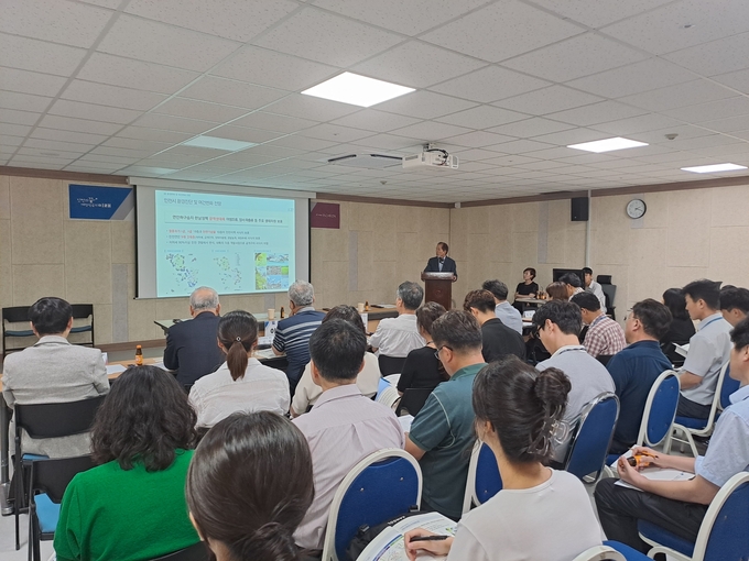 지난 14일 인천시청에서 열린 '인천시 제6차 환경계획(안) 시민 공청회'가 진행되고 있다. ( 사진 = 인천시 제공 )