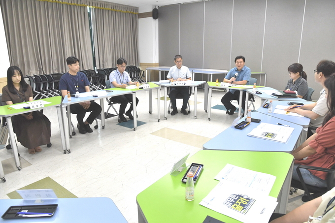 시흥시가 시민에게 신뢰받는 청렴한 도시를 만들기 위해 지난 16일 시청 글로벌센터에서 ‘제2회 시흥시 반부패·청렴 추진단(이하, 추진단)’ 정기회의를 개최했다. (사진=시흥시 제공)