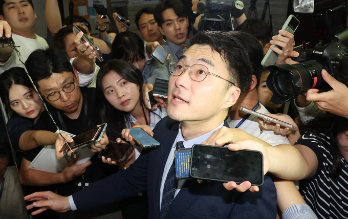  17일 국회 윤리특별위원회에서 김남국 의원이 나오고 있다. 윤리특위는 거액의 가상자산 보유 논란으로 더불어민주당을 탈당한 김남국 의원 징계안을 심사한다.