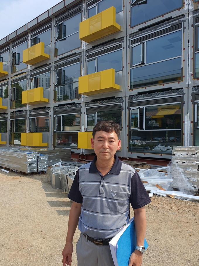 조성만 행정실장. (사진=소래중학교 제공))