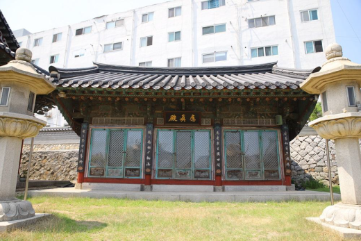미추홀구 수봉산 자락에 위치한 부용암 응진전이 인천시 등록문화재가 됐다. ( 사진 = 인천시 제공 )
