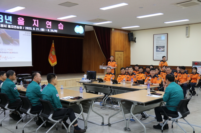 연제찬 시흥 부시장이 시흥소방서 을지연습장을 격려 방문했다. (사진=시흥소방서 제공)