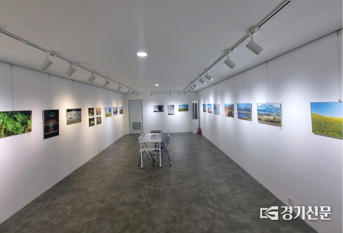 결 갤러리 기획 ‘사진을 사랑하는 안성 사람들’ 사진전 모습. (사진=안성시 제공)