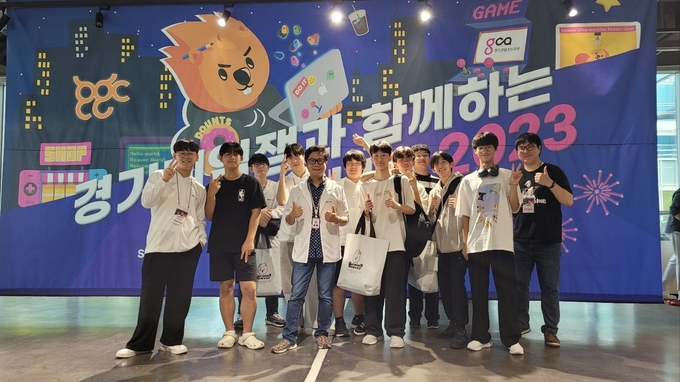 ‘경기 게임잼과 함께하는 비버잼 2023’에 참가한 성일정보고등학교 팀. (사진=경기콘텐츠진흥원 제공)