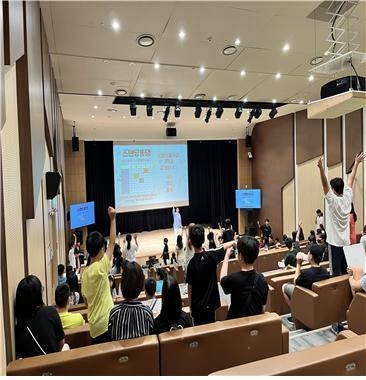 스탠딩동댕 공연 사진. (사진=목민심SHOW 제공)