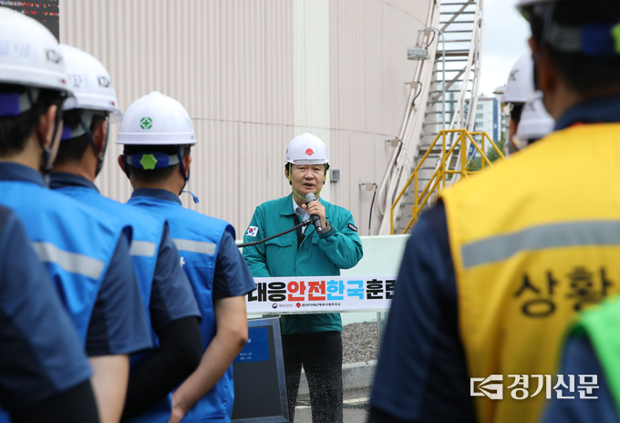 정용기 한난 사장이 안전한국훈련에 참석해 재난대응 역량강화에 대해 강조하고 있다. (사진=한국지역난방공사 제공)
