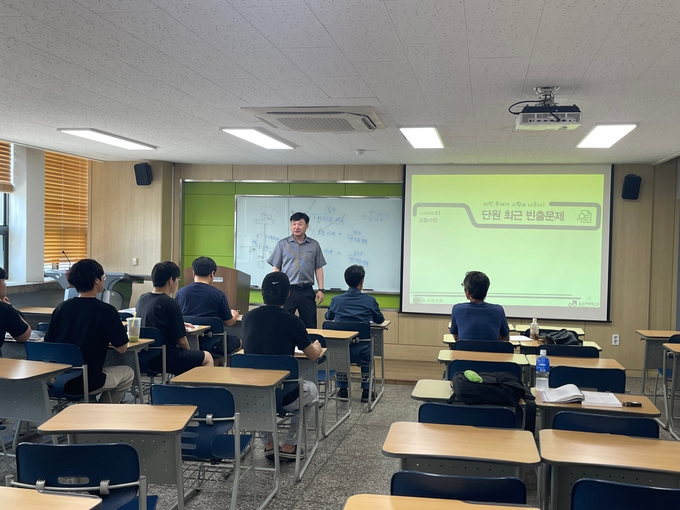 오산대 기업협업센터(ICC) 전기과 산업체 재직자교육 장면. (사진=오산대학교 제공)