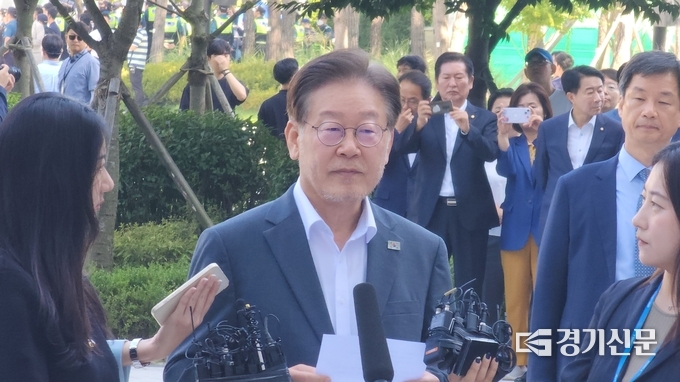  9일 ‘대북송금’ 의혹 관련 조사를 받기 위해 수원지검에 출석한 이재명 더불어민주당 대표. (사진=박진석 기자)