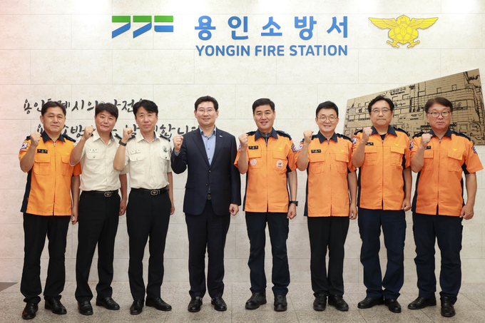 이상일 용인시장이 용인소방서를 방문했다. (사진=용인시 제공)