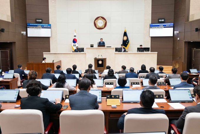 용인시의회가 제275회 임시회 제3차 본회의를 열고 있다. (사진=용인시의회 제공)<br>

