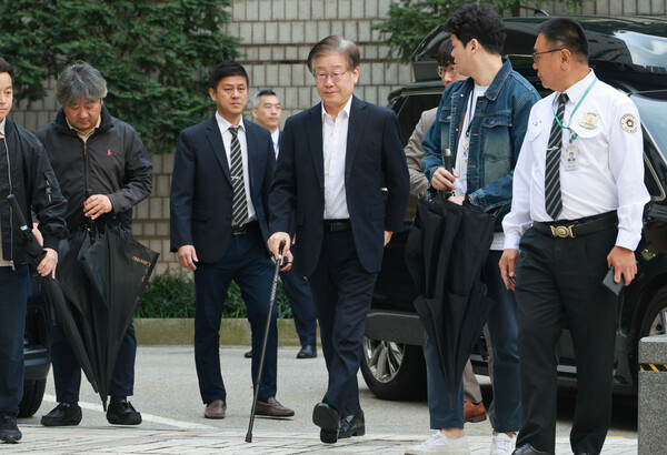  6일 서울중앙지법에 출석한 이재명 더불어민주당 대표. (사진=연합뉴스 제공)