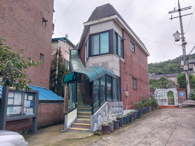김포시 사우동 25년이 된 15통 마을회괸 모습, 사우동행복복지센터제공 