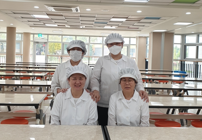 창성중학교 급식실 일동. (사진=창성중학교 제공)