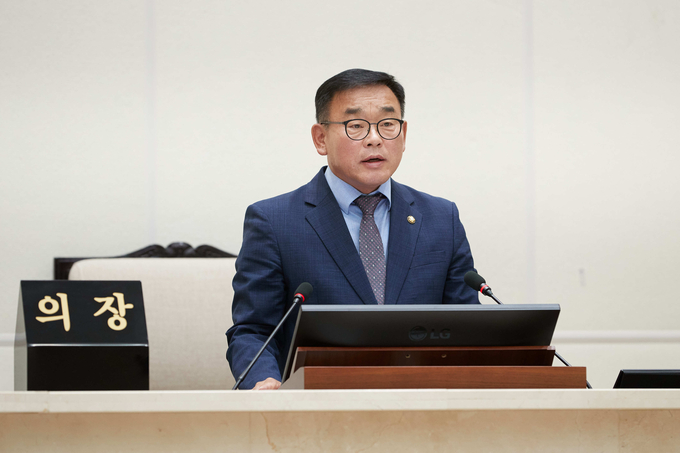 윤원균 용인시의회 의장이 임시회 개회사를 하고 있다. (사진=용인시의회 제공)