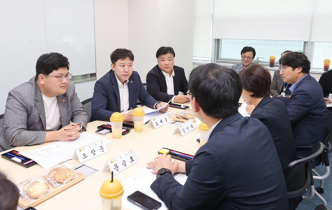 13일 경기도의회 혁신 추진단이 최근 첫 회의를 개최했다. (사진=경기도의회 제공)