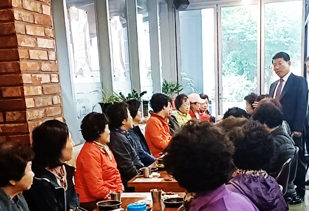 백경현 구리시장이 경로당 운영 활성화를 위해 ‘수택3동 경로당 임원진 간담회’를 가졌다. (사진=구리시 제공)