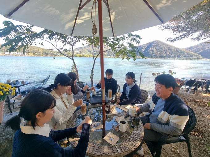 남양주소방서는 지난 20일 세대 간 원활한 소통, 정서적 공감을 위한 ‘리버스 멘토링’ 프로그램을 진행했다.(사진=남양주소방서 제공)