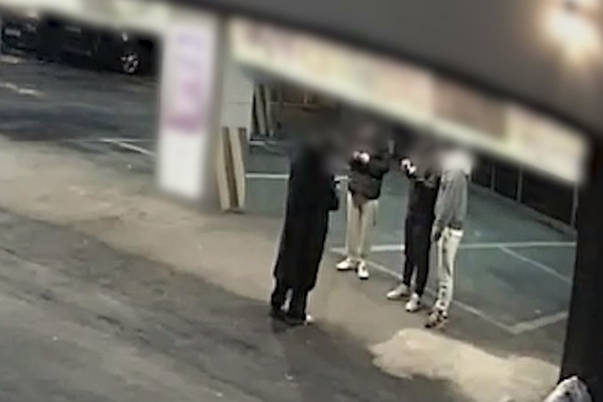 미성년자들이 피해자들에게 금품을 갈취하는 등 범행을 저지르고 있다. (사진=경기남부경찰청 제공)