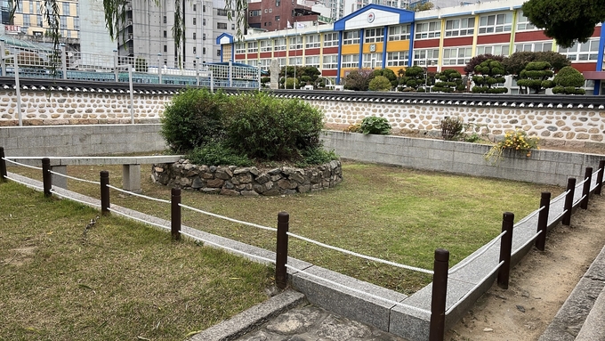 지난 3일 오후 찾은 부평초등학교 뒤 욕은지 모습. ( 사진 = 김샛별 기자 )