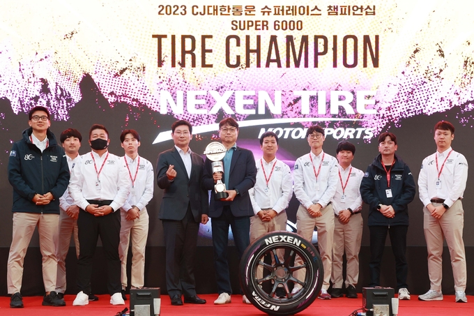 대한민국 최대 규모의 레이싱 축제 ‘2023 CJ대한통운 슈퍼레이스 챔피언십’이 지난 5일 오후 용인 에버랜드 스피드웨이에서 대단원의 막을 내렸다. (사진=용인시 제공)