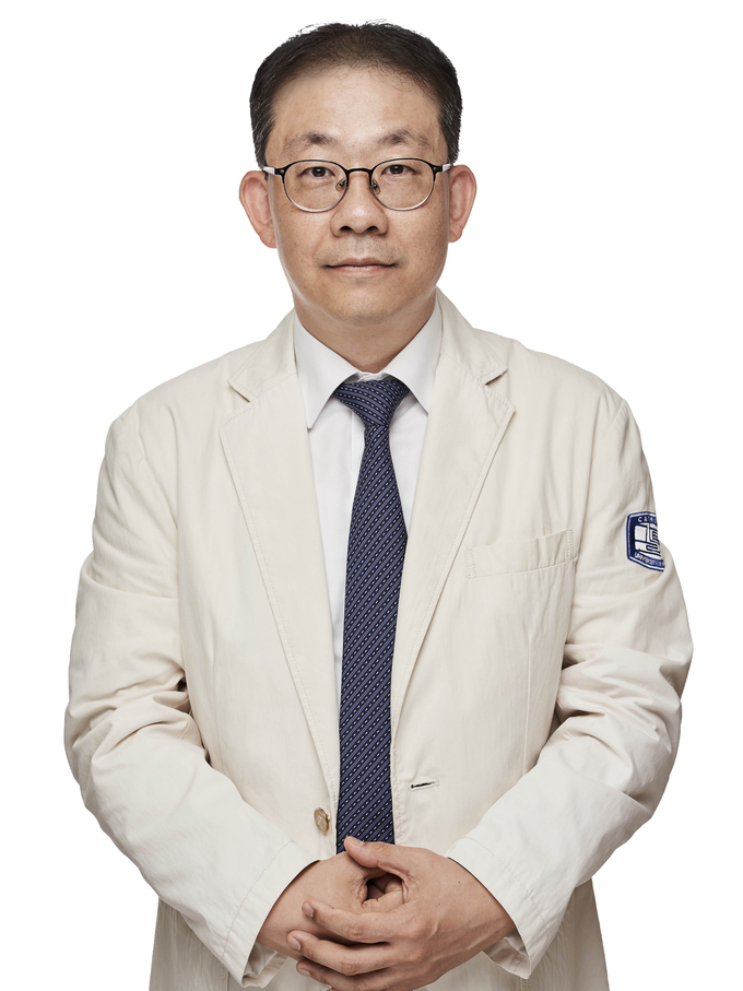 정형외과 박일중 교수.<br>
