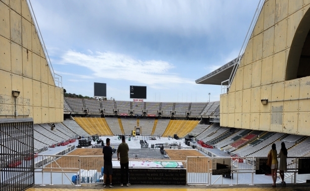 10만 명의 관중을 수용할 수 있다는 Stadium. 그러나 이곳이 1992년 올림픽 경기장이었다는 표시를 어디서도 찾을 수가 없다. 왜일까?