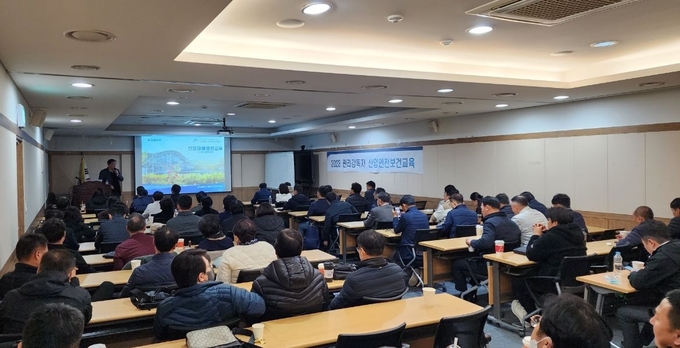 코레일 수도권광역본부 2023년 관리감독자 산업안전보건교육이 시행 중이다. (사진=한국철도공사 수도권광역본부 제공)<br>
