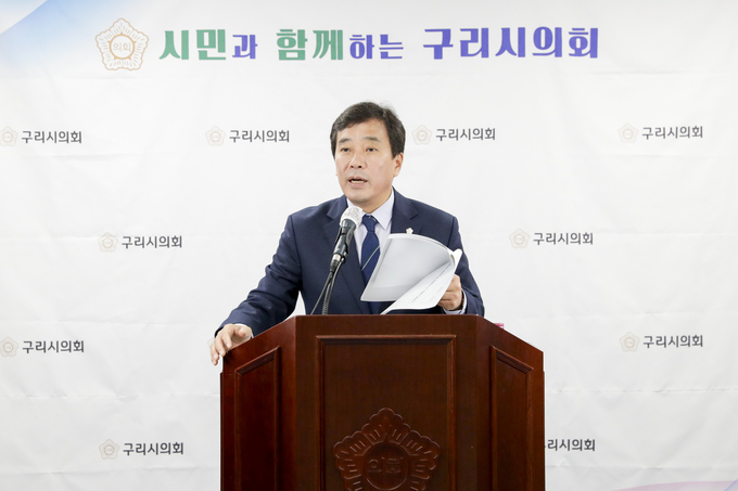 권봉수 구리시의회 의장. (사진=더불어민주당 제공)