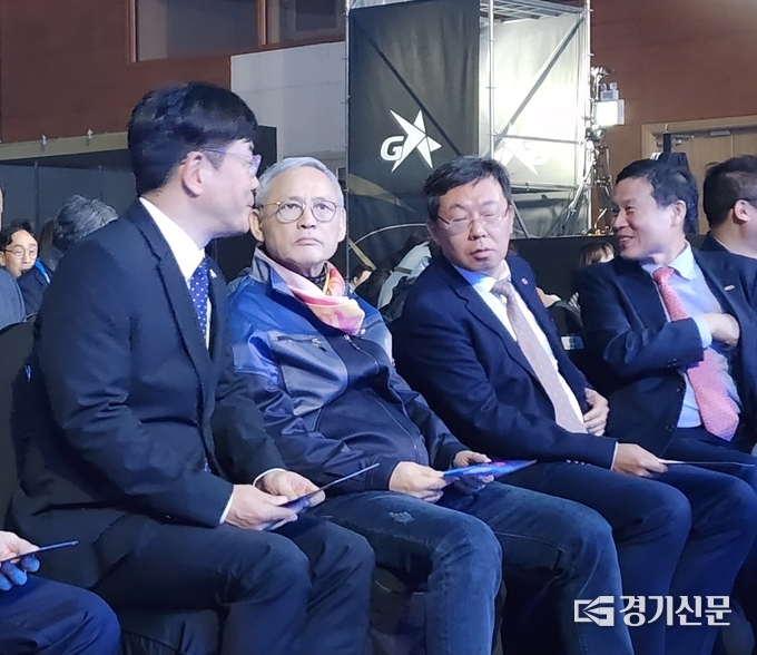 15일 부산 벡스코에서 열리는 '2023 대한민국 게임대상'에 유인촌 문화체육관광부 장관이 참석해 자리를 빛냈다. (사진=이효정 기자)