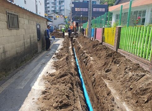 남양주시가 깨끗한 수돗물을 안정적으로 공급하기 위해 노후관로를 교체하고 있다. (사진=남양주시 제공)