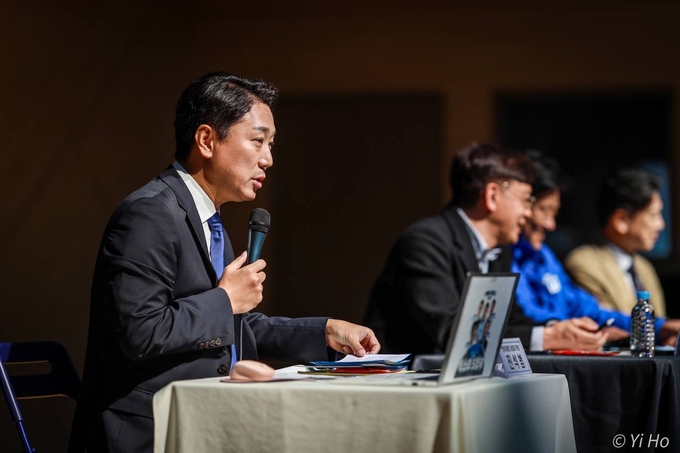  진석범 특보가 지난 15일 동탄 다원이음터에서 '개혁을 말하다' 독(한) 5형제 토크콘서트를 진행했다. (사진=진석범 주최즉 제공)