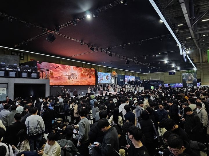 지난 18일 지스타 BTC관 엔씨소프트가 부스에서 TL 무대를 열었다. (사진=엔씨소프트 제공)