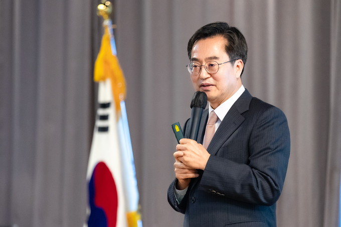 20일 남양주 더늘봄웨딩뷔페서 4분기 북부기우회 정례회에서 김동연 경기도지사가 인사말을 하고 있다. (사진=경기도 제공) 