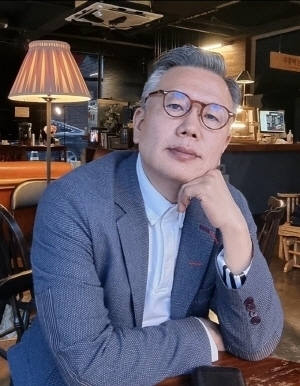 신훈 행정학 박사