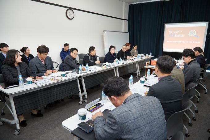 용인특례시의회 자치행정위원회가 행정사무감사 현지 확인을 실시하고 있다. (사진=용인시 제공)