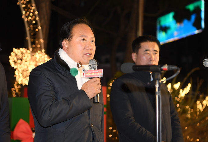 이권재 시장은 축하 인사“로 오산 특화된 축제로 소상공인 상권 살리는 1석2조 행사로 진행될것이라고 강조했다.(사진=오산시 제공)