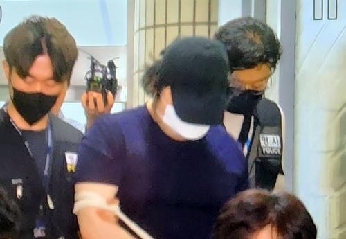  성폭행 목적으로 이웃에 묻지마 폭행을 한 혐의로 기소된 20대 A씨. (사진=연합뉴스 제공)