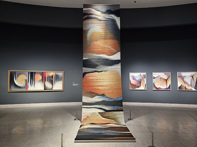 여명, 1987, 모사; 태피스트리, 서울공예박물관 소장. (사진=고륜형 기자)